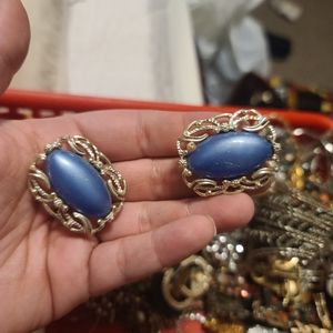 Vintage Sarah Coventry clip on earring set